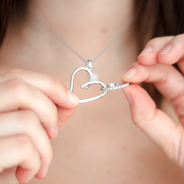 Collar “Ring Keeper”