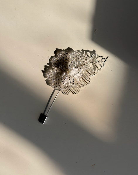 Boutonniere Camelia
