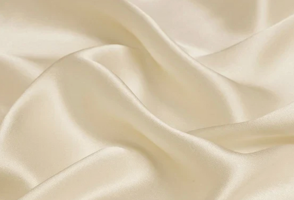 Bata Corta Satín (Familiares y amigas)